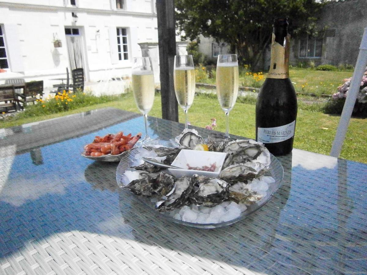 Le Charhido Saint-Fort-sur-Gironde Exterior foto